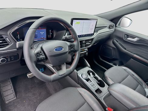 Used 2024 Ford Escape ST-Line w/ Equipment Group 301A image 7