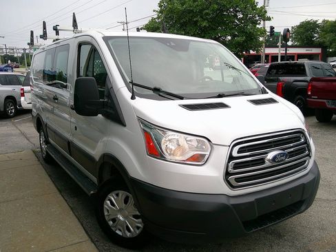 Used 2018 Ford Transit 250 130 Low Roof w/ Exterior Upgrade Package RWD image 4