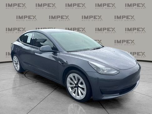 Used 2023 Tesla Model 3 Standard Range RWD image 4