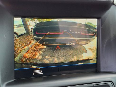 Used 2019 GMC Terrain SLE w/ Driver Convenience Package FWD image 7