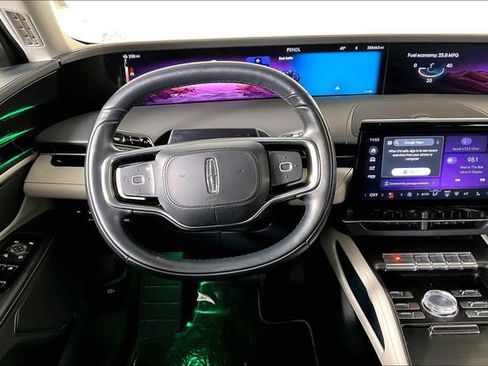 Used 2024 Lincoln Nautilus Reserve image 5