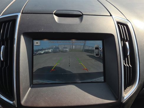 Used 2018 Ford Edge Titanium image 34