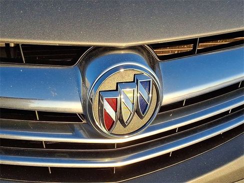 Used 2019 Buick Cascada Premium image 28