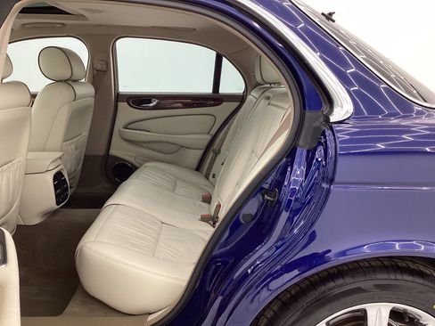 Used 2004 Jaguar XJ8 image 20