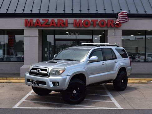 Used 2006 Toyota 4Runner SR5 RWD image 2