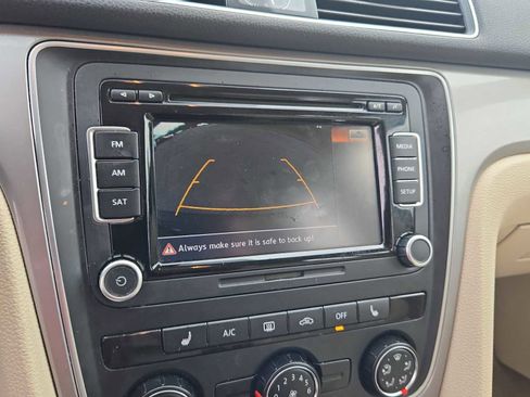 Used 2015 Volkswagen Passat 1.8T Limited Edition image 25