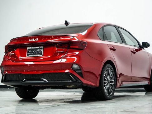 Used 2024 Kia Forte GT-Line w/ GT-Line Premium Package FWD image 12
