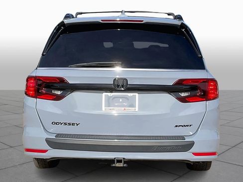 Used 2024 Honda Odyssey Sport image 5