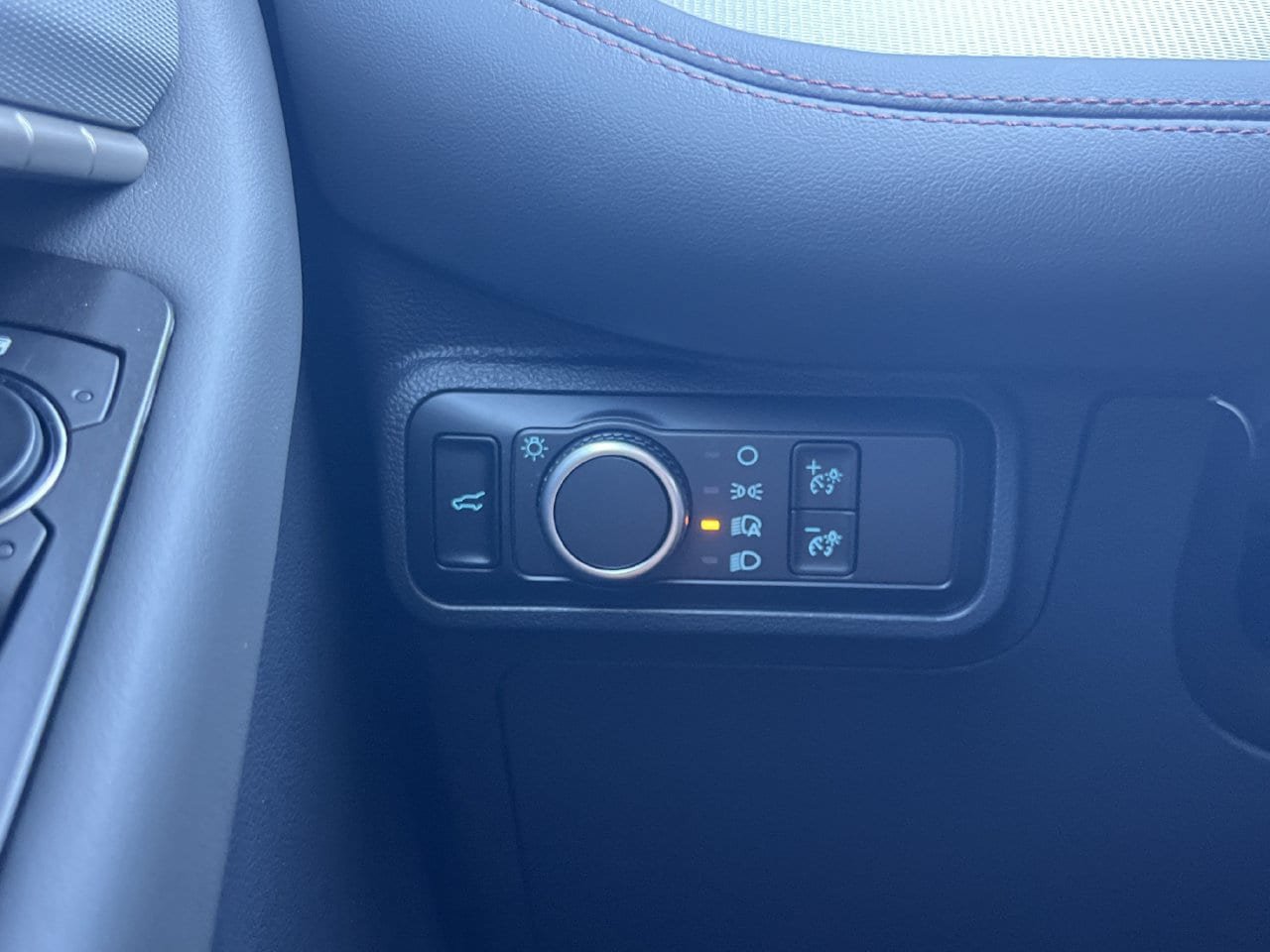 New 2026 Ford Explorer Active RWD image 11