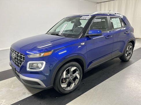 Used 2023 Hyundai Venue Limited FWD image 5
