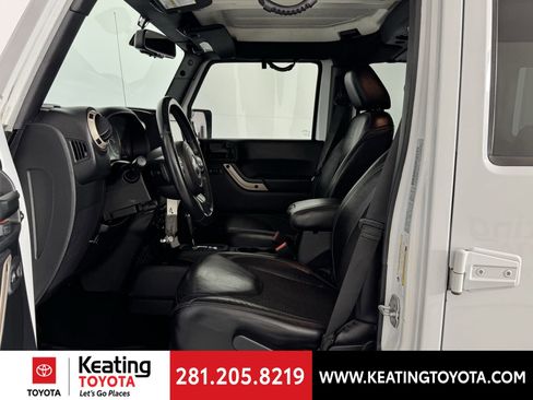 Used 2016 Jeep Wrangler Unlimited Sahara image 13