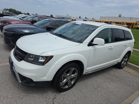 Used 2017 Dodge Journey Crossroad FWD image 2