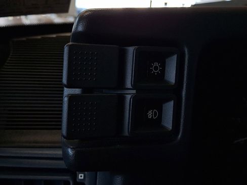 Used 1989 Ford Mustang LX image 25