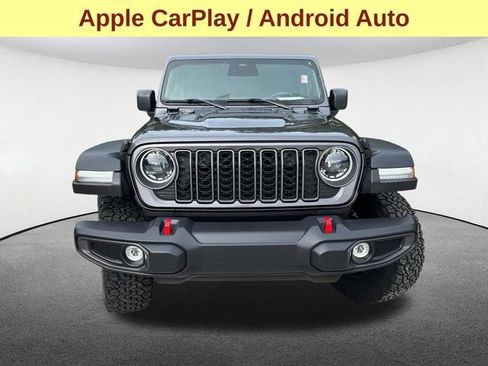 Used 2025 Jeep Wrangler Unlimited Rubicon w/ Convenience Group AWD/4WD image 4