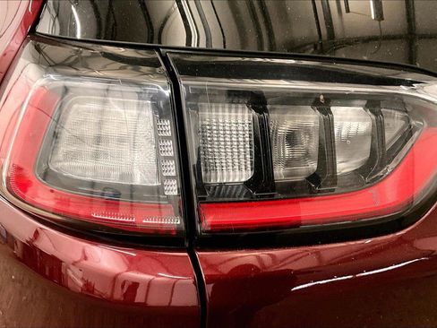 Used 2021 Jeep Cherokee Latitude Lux w/ Sun & Sound Group image 28