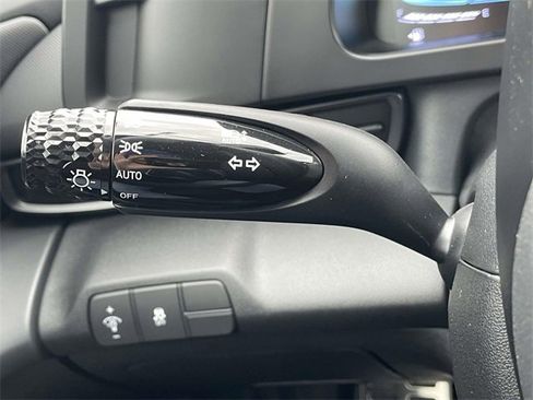 Certified 2025 Hyundai Elantra Sport image 20