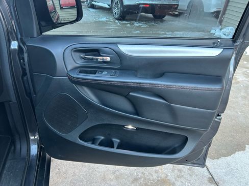 Used 2017 Dodge Grand Caravan GT image 14