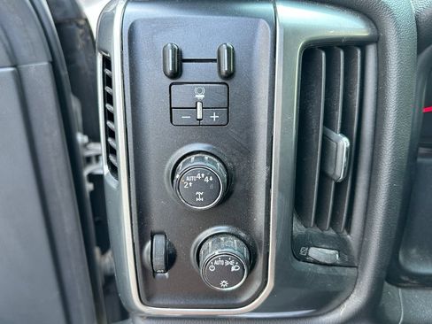 Used 2019 Chevrolet Silverado 1500 LT AWD/4WD image 17