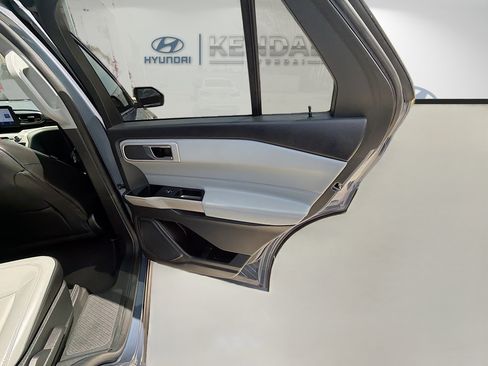 Used 2021 Ford Explorer XLT w/ Equipment Group 202A RWD image 28