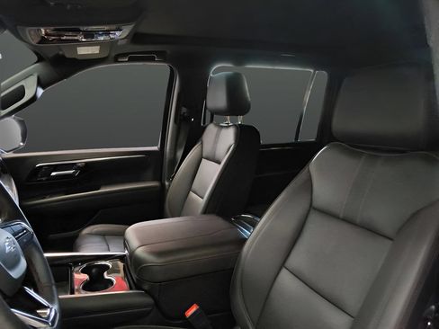 Used 2026 Chevrolet Suburban RST w/ RST Capability Package AWD/4WD image 20