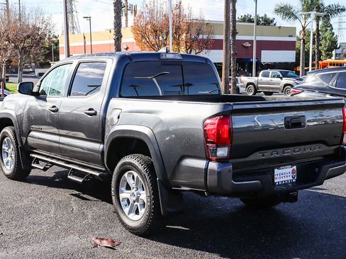 Used 2019 Toyota Tacoma TRD Off-Road w/ Technology Package image 7