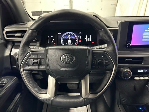 Used 2025 Toyota 4Runner SR5 image 19