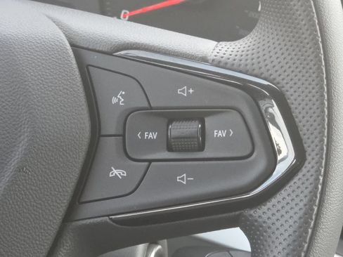 New 2026 Chevrolet Trax LS w/ LS Convenience Package FWD image 14