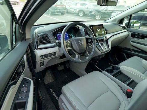 Used 2023 Honda Odyssey Touring image 17