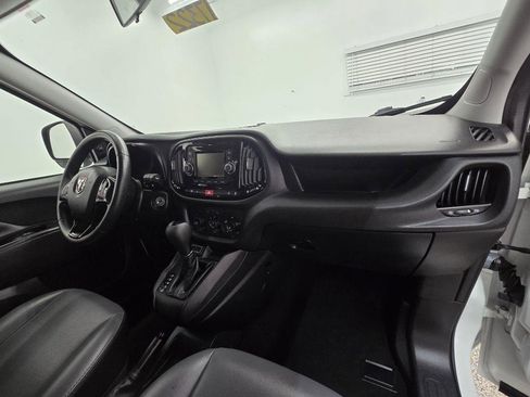 Used 2019 RAM ProMaster City Tradesman SLT FWD image 18