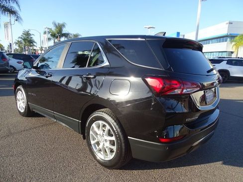 Used 2022 Chevrolet Equinox LT image 2