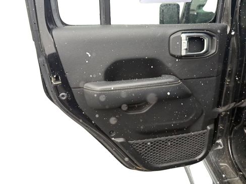 Used 2020 Jeep Wrangler Unlimited Sahara AWD/4WD image 12