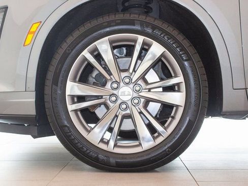 Certified 2024 Cadillac XT6 Premium Luxury image 9