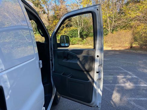 Used 2020 Chevrolet Express 2500 w/ Driver Convenience Package image 29