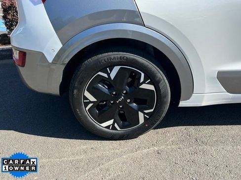 Used 2024 Kia Niro Wave w/ Wave Preserve Package FWD image 9