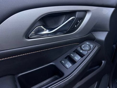 Used 2019 Chevrolet Traverse LT AWD/4WD image 11