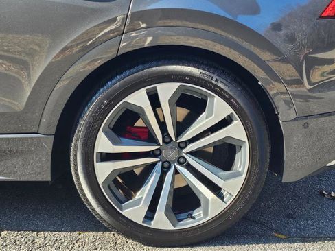 Used 2019 Audi Q8 Premium Plus w/ Premium Plus image 17