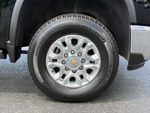 Used 2024 Chevrolet Silverado 2500 LTZ w/ LTZ Convenience Package AWD/4WD image 6