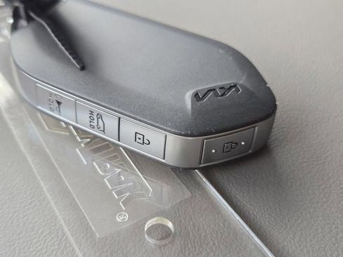 New 2026 Kia Carnival EX image 27