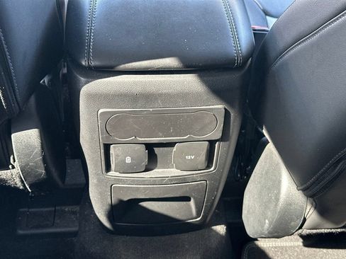 Used 2022 Ford Explorer XLT w/ Equipment Group 202A RWD image 24