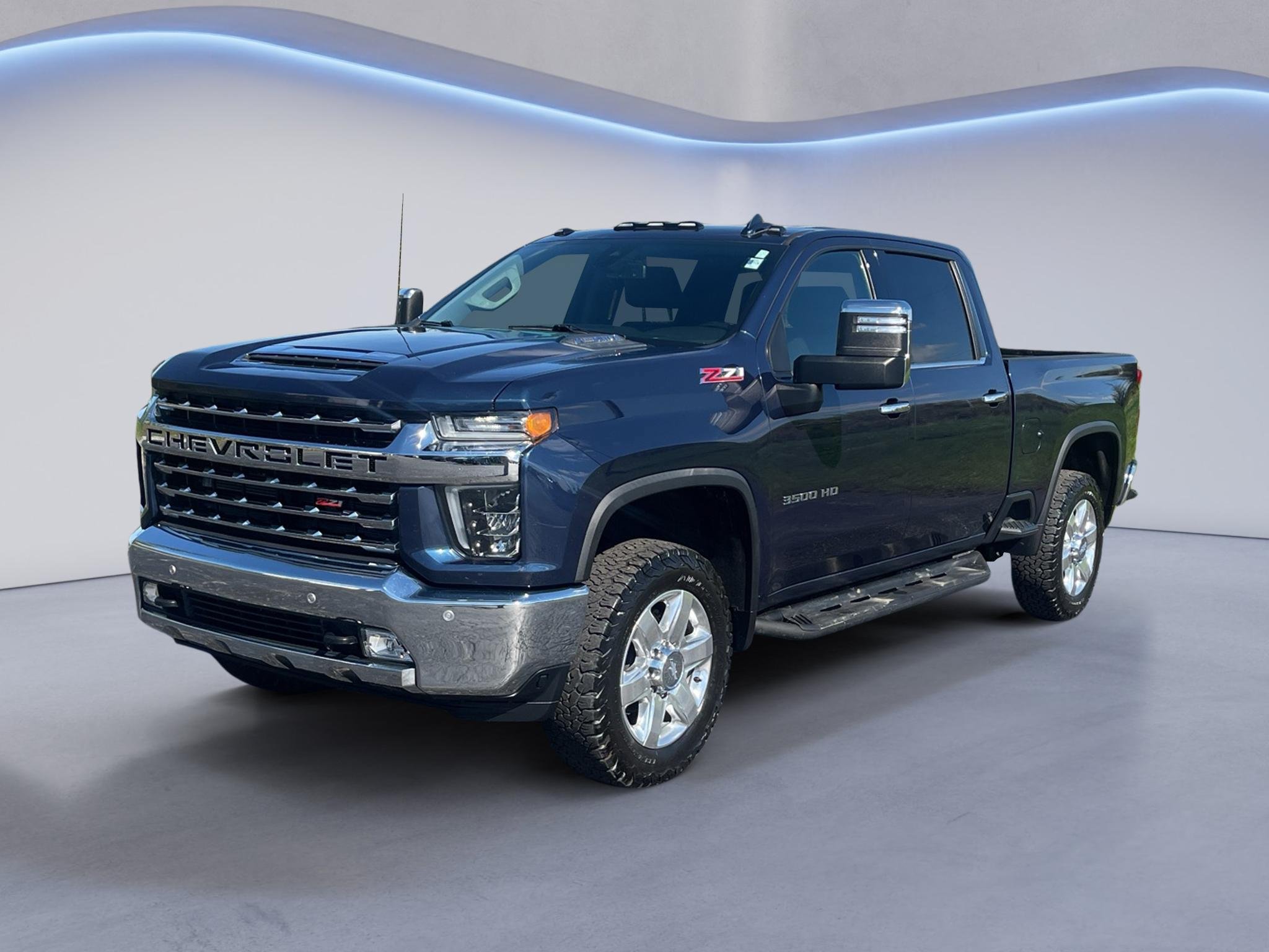 Used 2020 Chevrolet Silverado 3500 LTZ AWD/4WD image 2