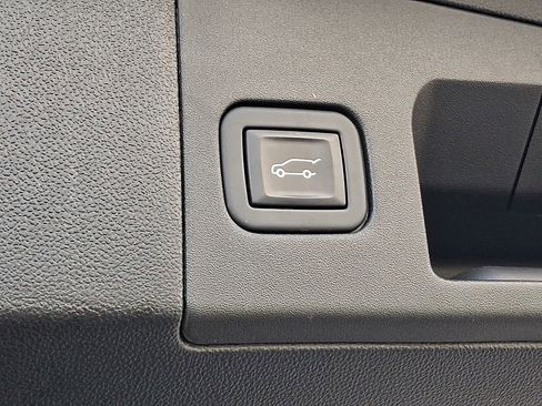 Certified 2024 Cadillac XT5 Premium Luxury w/ LPO, Floor Liner Package image 32