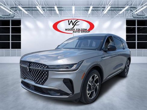 Used 2025 Lincoln Nautilus Premier AWD/4WD image 7