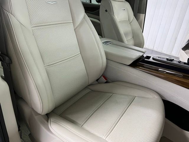 Certified 2024 Cadillac Escalade Sport Platinum w/ LPO, ONYX Package AWD/4WD image 17