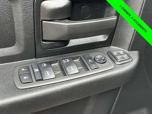Used 2024 RAM 2500 Tradesman w/ Chrome Appearance Group AWD/4WD image 10