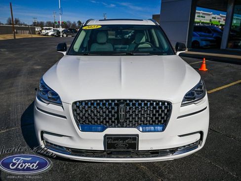 Used 2023 Lincoln Aviator Black Label image 2