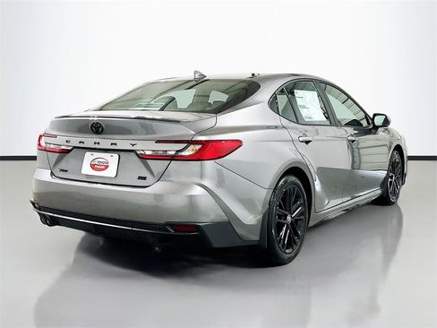 New 2026 Toyota Camry SE image 4