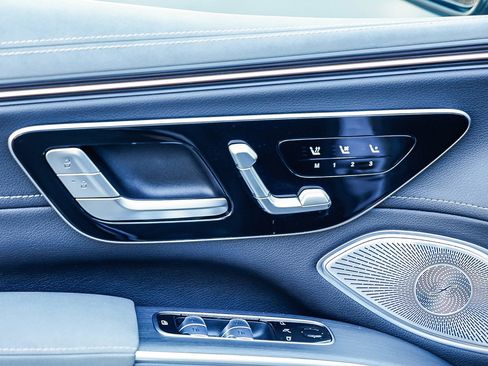 Used 2023 Mercedes-Benz EQS 580 4MATIC SUV image 22