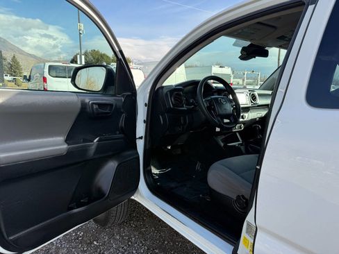 Used 2019 Toyota Tacoma SR image 13