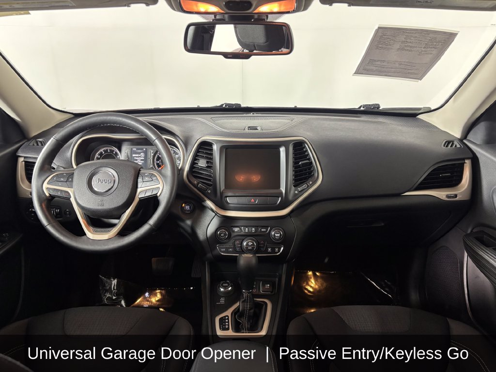 Used 2015 Jeep Cherokee Latitude w/ Comfort/Convenience Group AWD/4WD image 16