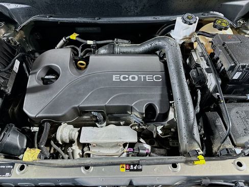 Used 2018 Chevrolet Equinox LT image 32